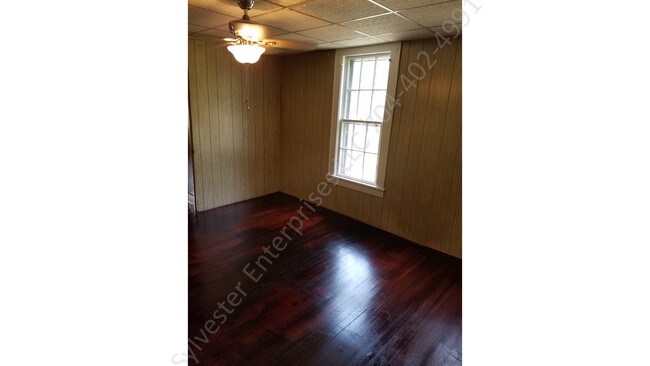 Foto del edificio - 932 N Main St