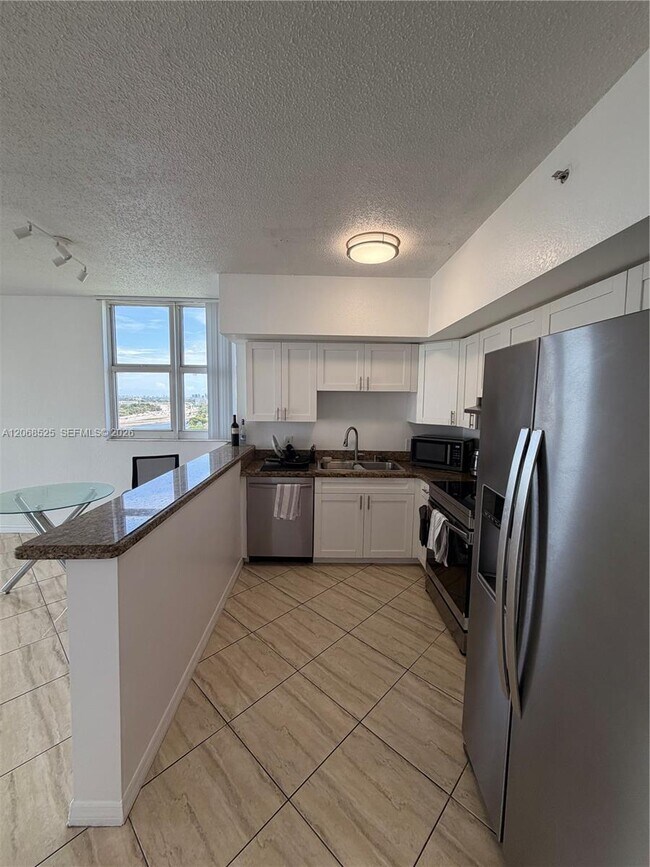 Foto del edificio - 5077 NW 7th St