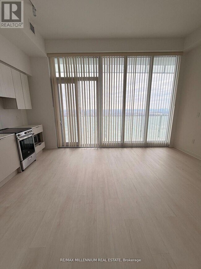 Photo du bâtiment - 3900 Confederation Pkwy