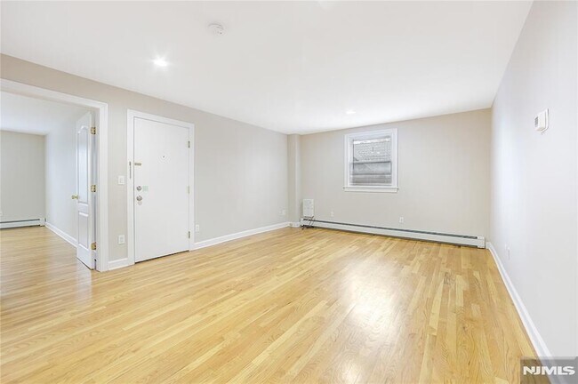 Foto del edificio - 56 Woodward Ave