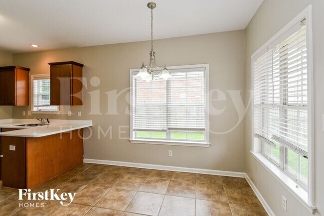 Foto del edificio - 6345 Renwood Loop