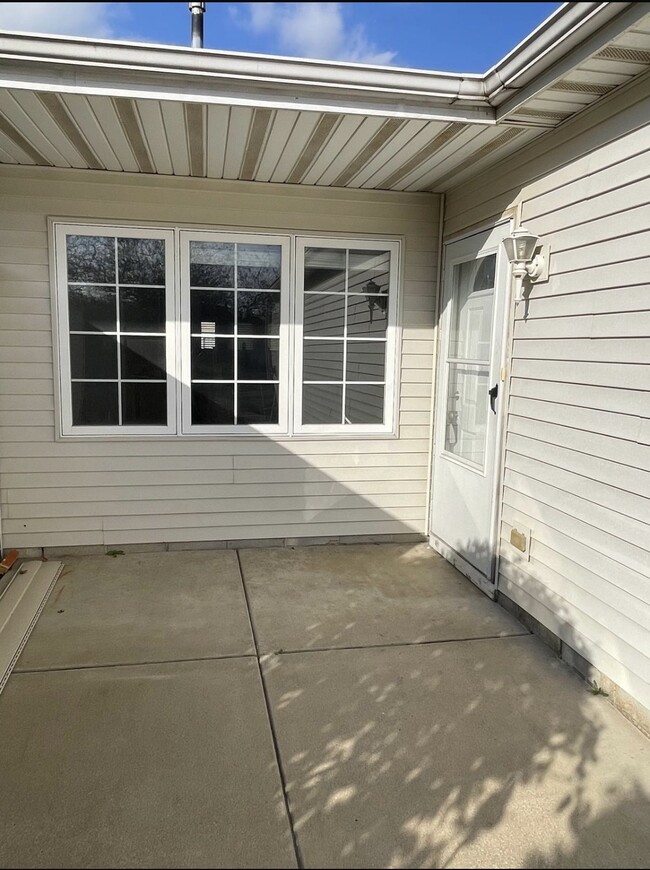 Building Photo - 1738 Beech Dr
