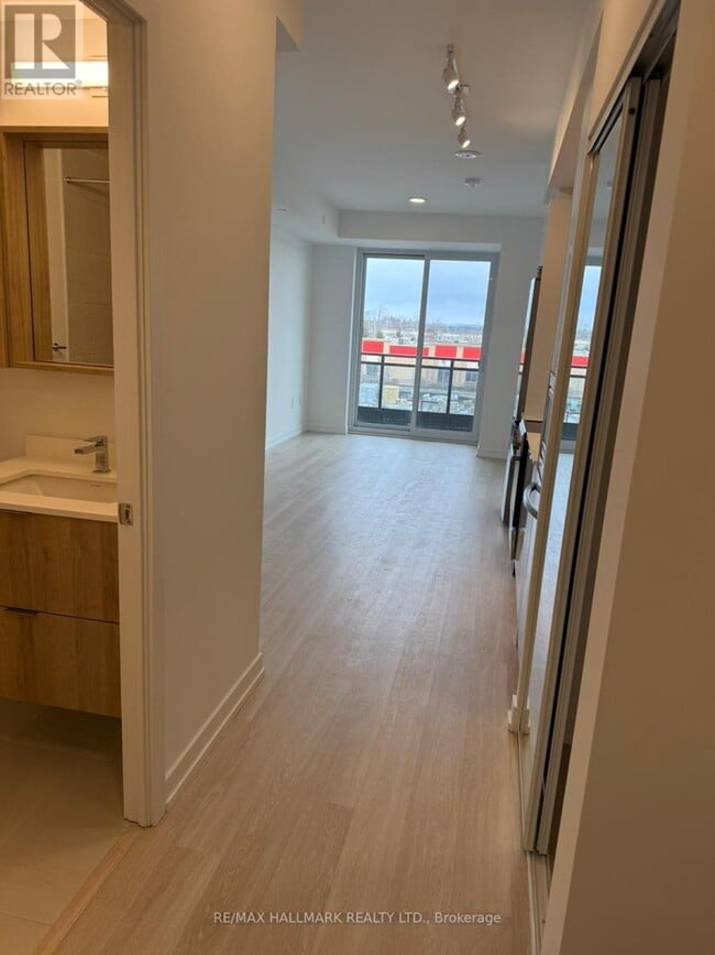 Photo du bâtiment - 9751 Markham Rd