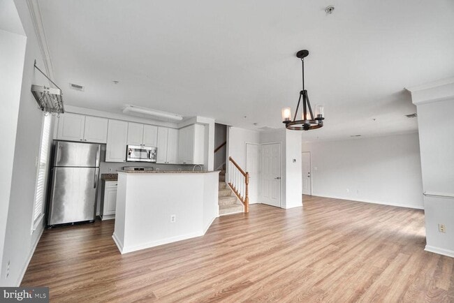 Building Photo - 2484 Angeline Dr