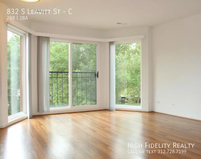Building Photo - 832 S Leavitt St