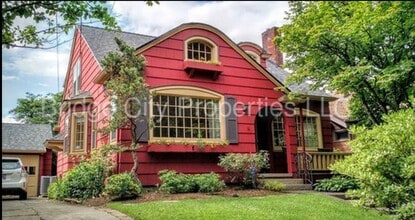 Building Photo - 944 NE Hazelfern Pl