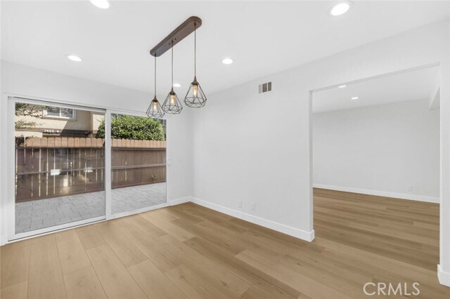 Foto del edificio - 7435 Shadyglade Ave