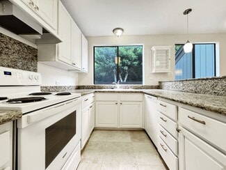 Building Photo - 360 Kawaihae St
