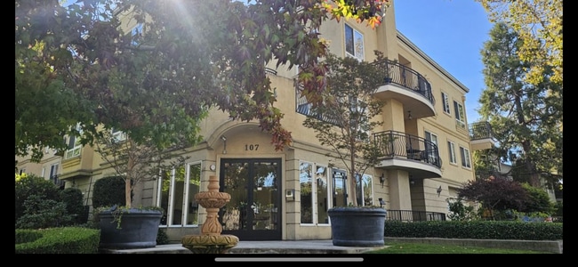 Building Photo - 107 El Camino Real