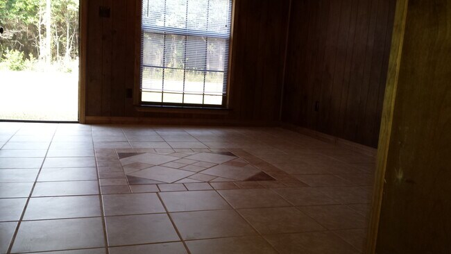 Building Photo - 6822 Larriet Ln