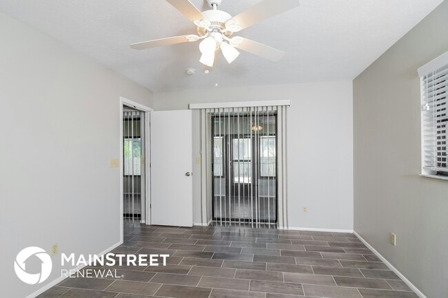 Foto del edificio - 141 Loyola Rd