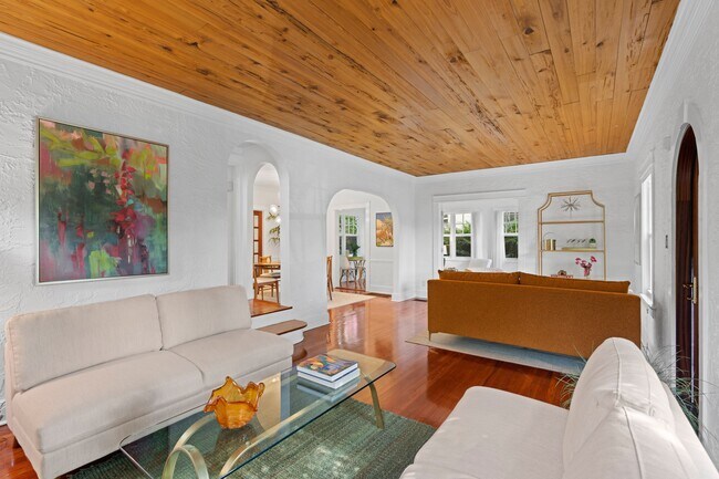 Foto del edificio - 727 Claremore Dr