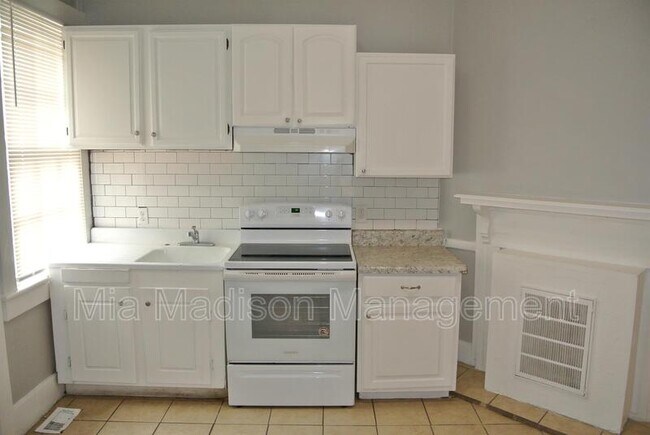 Foto del edificio - 1708 Lennox Ct