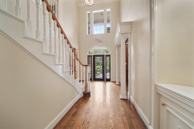 Building Photo - 18226 Ennsbury Dr