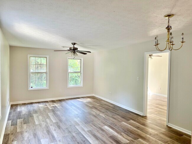 Building Photo - 118 Carroll Creek Ln