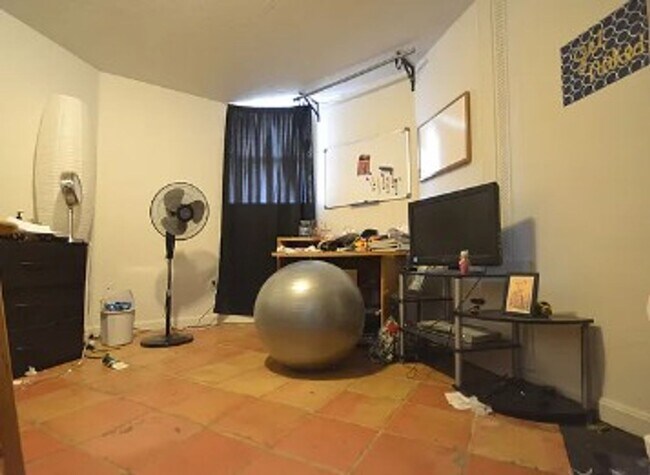 Foto del edificio - 4BR 2Bth unit! Great location!