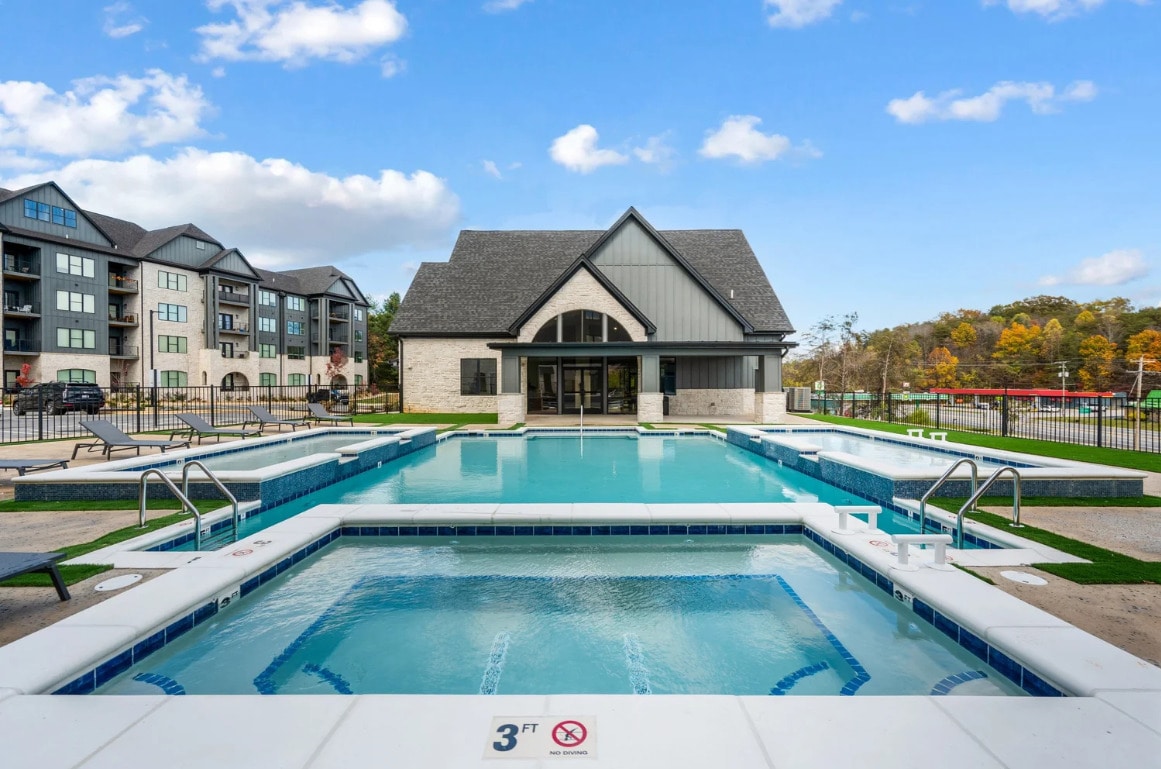 Primary Photo - The Overlook at Daleville