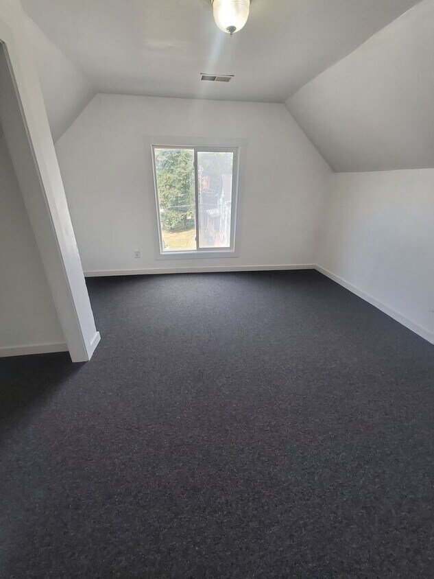 Foto principal - 1027 Albert St
