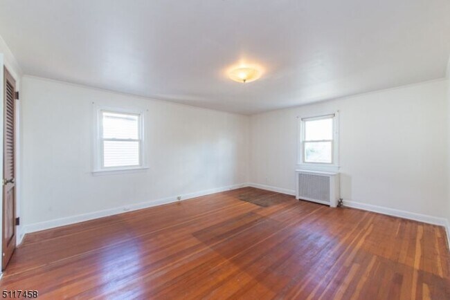 Building Photo - 123 Delavan Ave