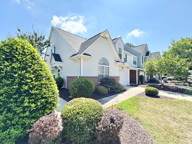 Building Photo - 1 Cambridge Oak Cir