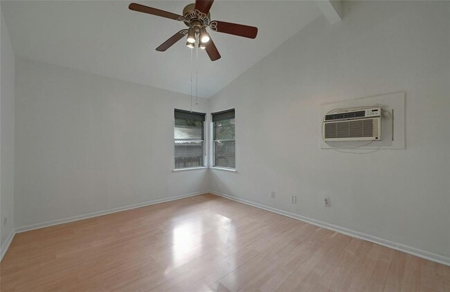Building Photo - 515 Pecan Grove Rd