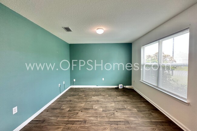 Building Photo - 5/3 AVAILABLE NOW - Fanning Bayou with Res...