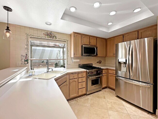 Building Photo - Welcome to this Charming Single-Story Home...