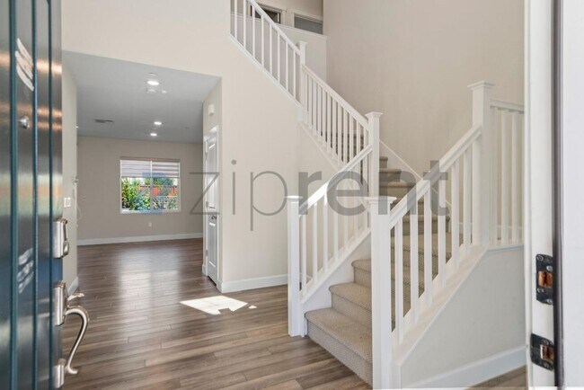 Foto del edificio - 5587 Howell Mountain Ln