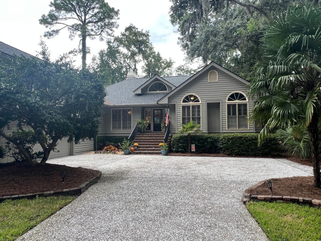 Primary Photo - Stunning Furnished Home in Sea Pines! ~Ava...