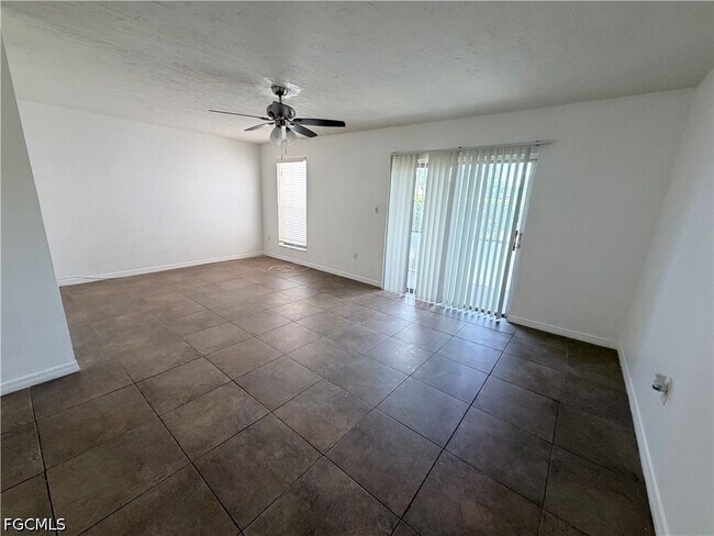 Foto del edificio - 12636 Kenwood Ln
