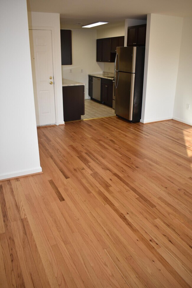 Foto del edificio - 1441 Girard St NW