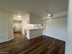 Building Photo - 6400 Aragon Way