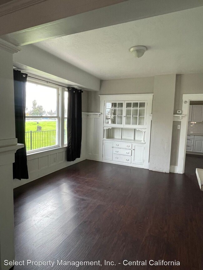 Building Photo - 3 br, 1 bath House - 211 NW Second Avenue