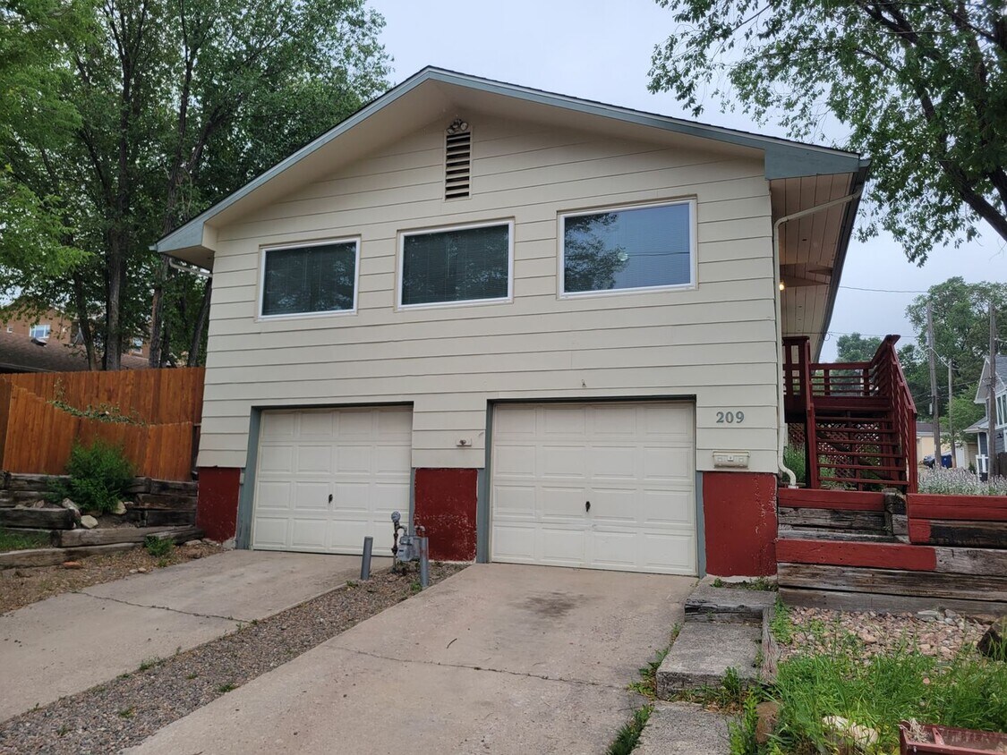 Primary Photo - 209 N 28th St