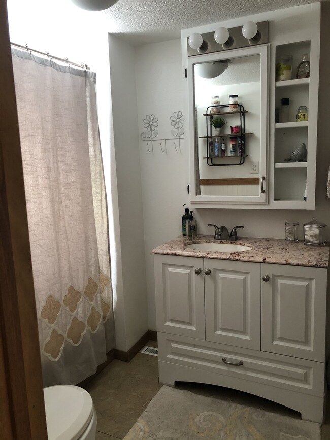 Foto del edificio - 252 NW Maple St