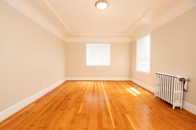 Interior Photo - Worthington