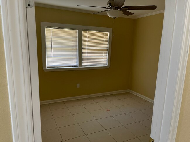 Building Photo - 10820 Dreux Ave