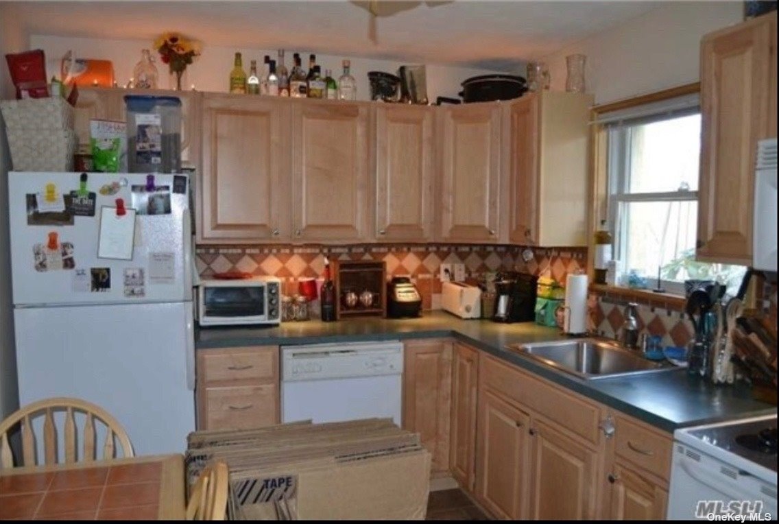 Primary Photo - 224 Liberty Ave