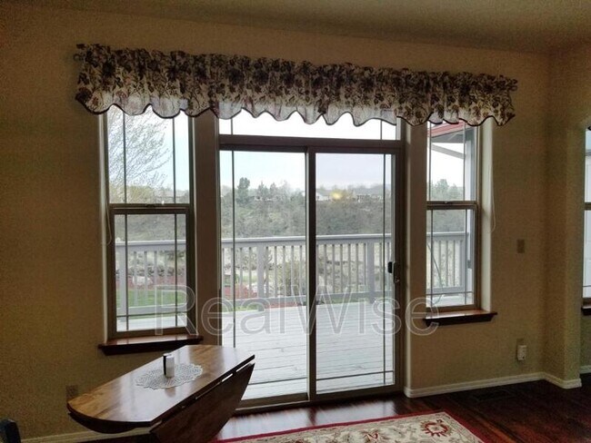 Foto del edificio - 2143 NW Canyon Dr