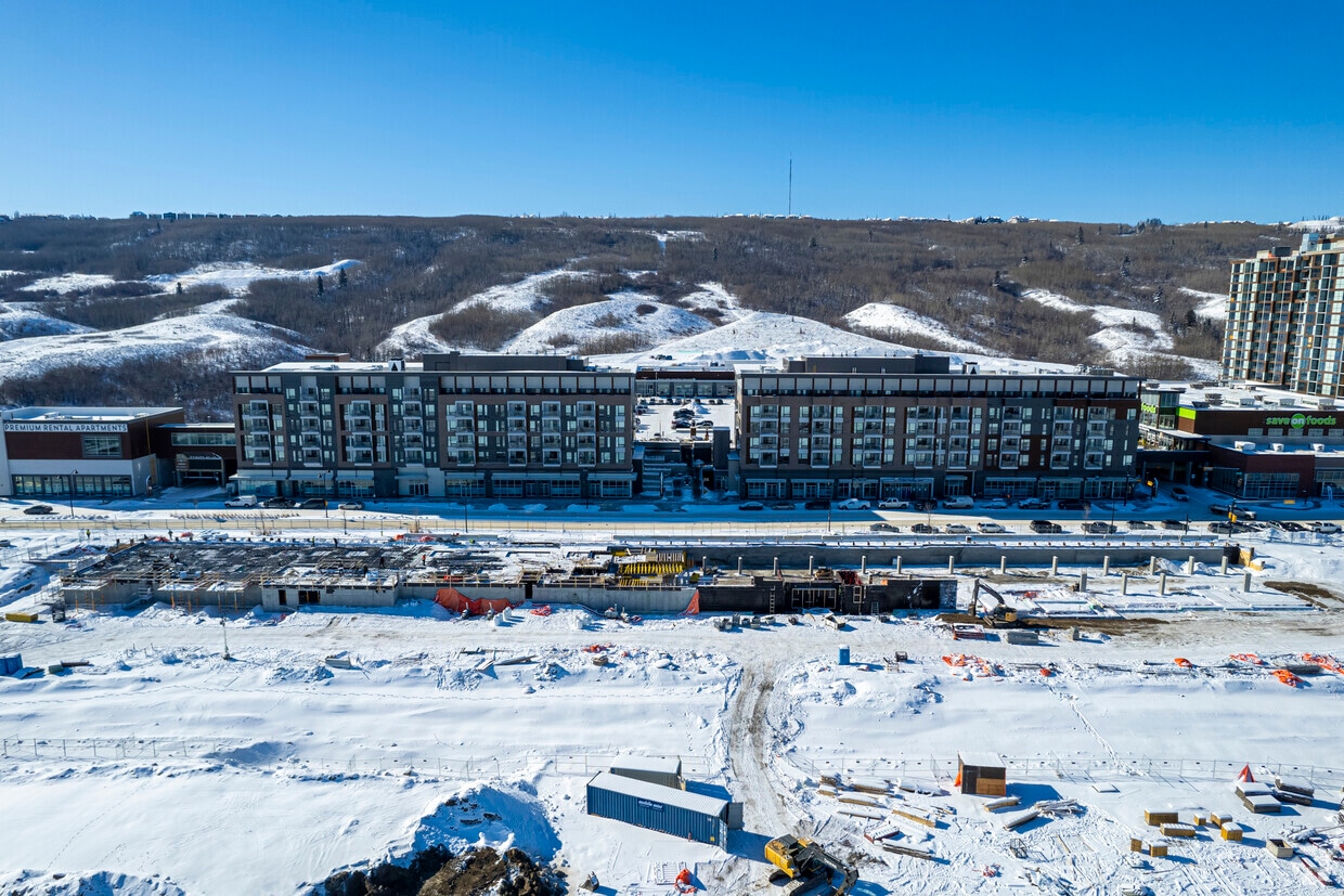 Building Photo - The Landing