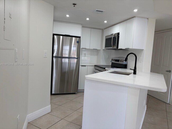 Foto del edificio - 2351 Douglas Rd