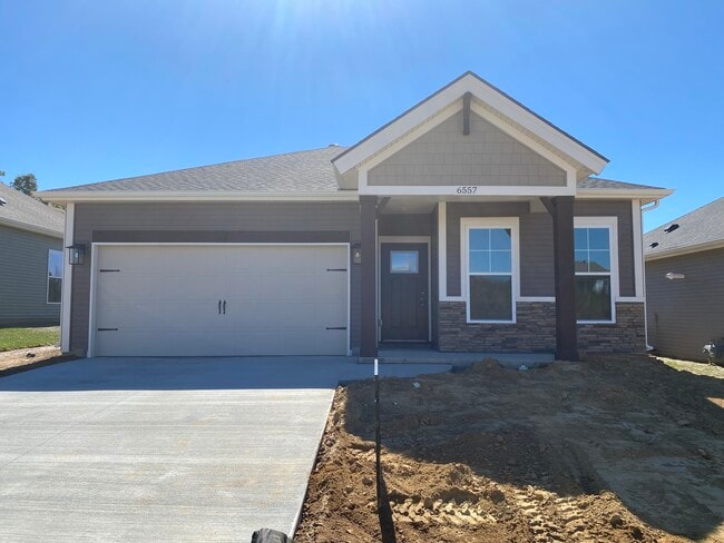 Building Photo - 6557 Valley Brook Trce