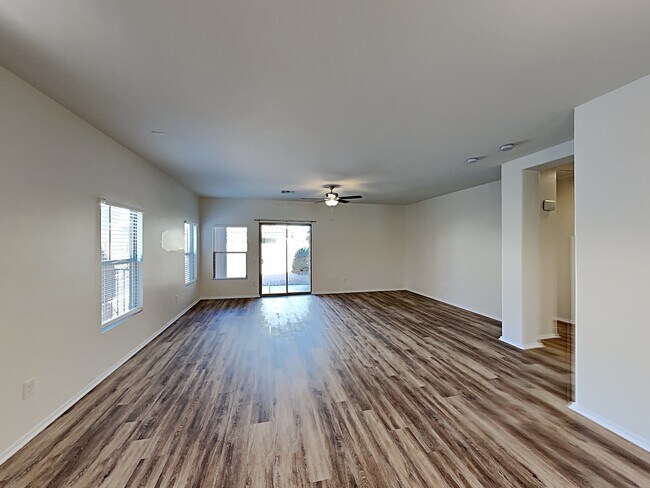Building Photo - 468 W Calle Sombra Linda