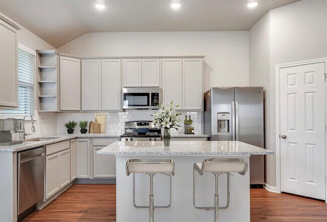 Building Photo - 1042 Tomball Downs Dr