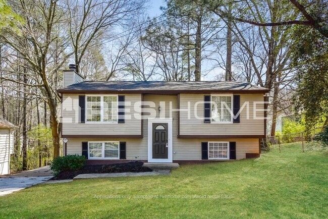 Photo - 2084 Kimber Trail (Stone Mountain, GA) House