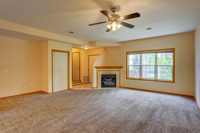 Foto del edificio - 1813 Carns Dr