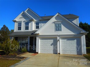 Building Photo - 9205 Bellegarde Dr
