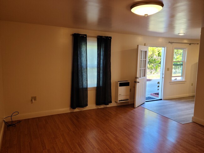 Building Photo - 611 Santa Clara Ave