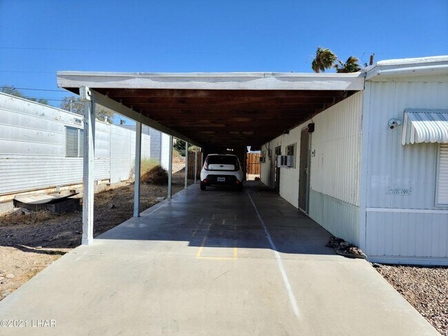 Building Photo - Unfurnished Long Term Mobile