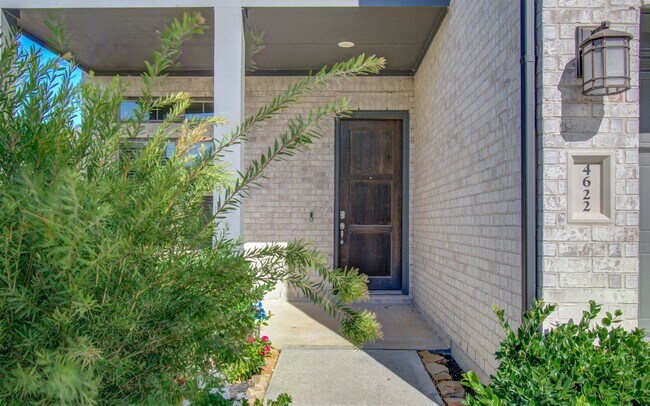 Foto del edificio - 4622 Ana Ridge Ln